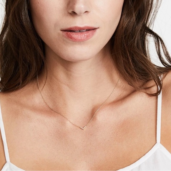 EF COLLECTION: DIAMOND MINI CHEVRON NECKLACE (14k gold) - Picture 7 of 7